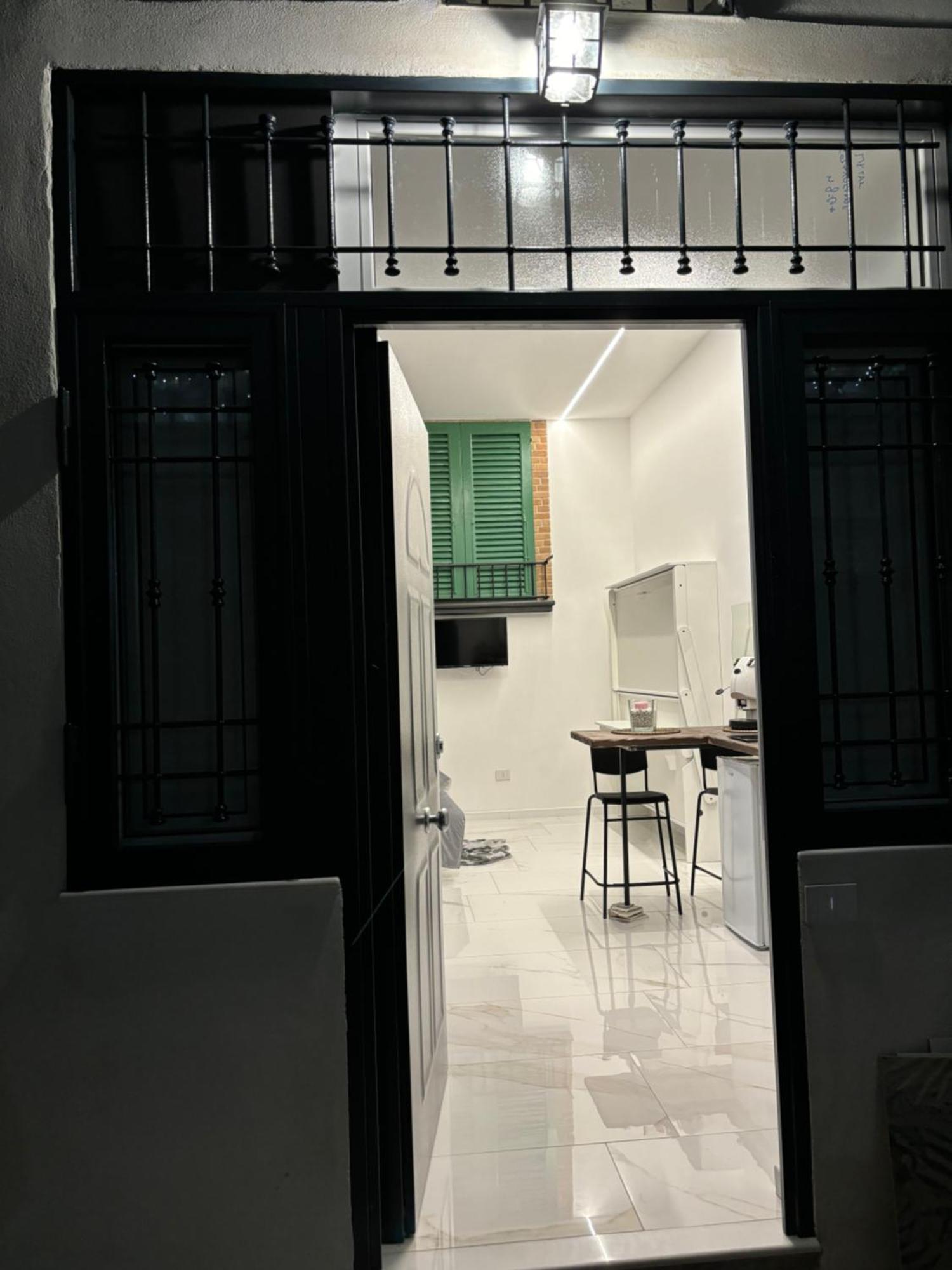 Briante House Acomodação com café da manhã Nápoles Exterior foto